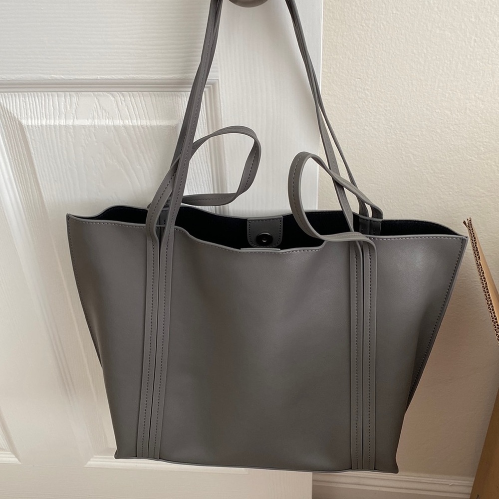 Leather tote